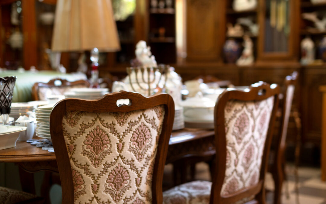 Vintage vs Modern Furniture: What’s Worth Buying Used